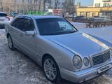 Mercedes-Benz E 320 1995 года за 2 600 000 тг. в Астана – фото 2