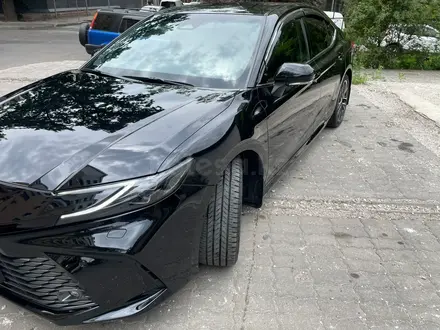 Toyota Camry 2025 года за 20 200 000 тг. в Алматы – фото 2