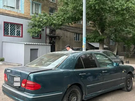 Mercedes-Benz E 230 1996 года за 1 300 000 тг. в Караганда – фото 3