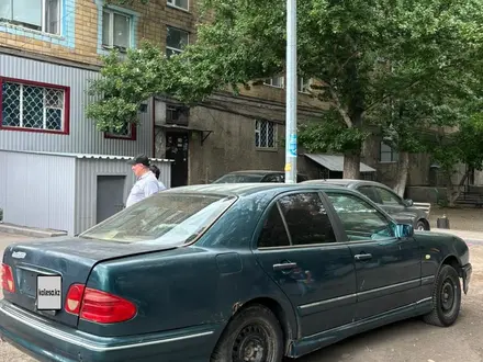 Mercedes-Benz E 230 1996 года за 1 300 000 тг. в Караганда – фото 6