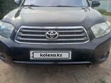 Toyota Highlander 2010 года за 4 900 000 тг. в Уральск