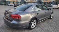 Volkswagen Passat 2014 годаfor4 800 000 тг. в Актобе – фото 4