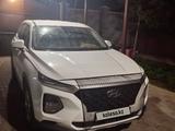 Hyundai Santa Fe 2019 года за 12 000 000 тг. в Алматы