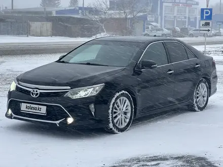 Toyota Camry 2014 года за 11 200 000 тг. в Павлодар – фото 2