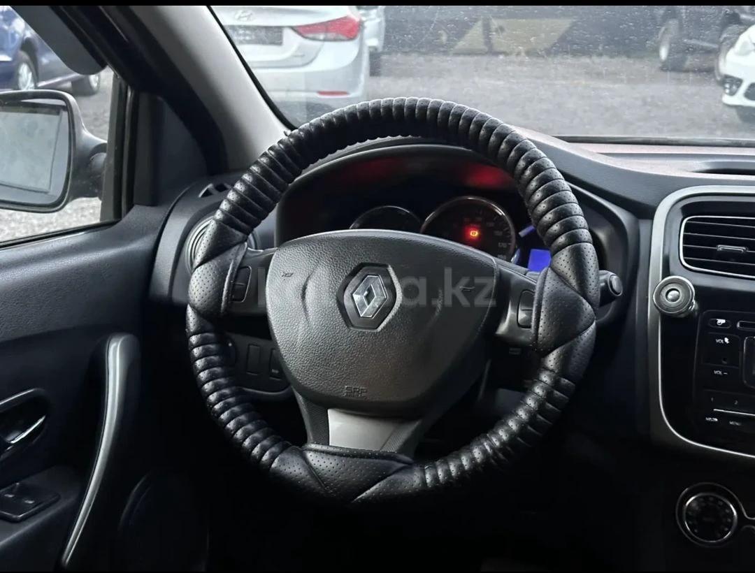 Renault Sandero 2015 г.