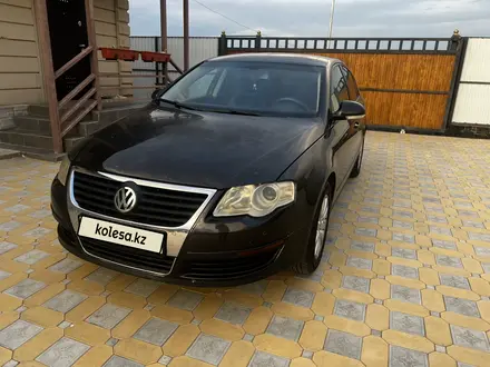 Volkswagen Passat 2006 года за 3 250 000 тг. в Атырау