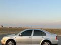 Volkswagen Jetta 2003 года за 1 750 000 тг. в Актау – фото 6