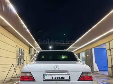 Mercedes-Benz E 320 1993 года за 2 000 000 тг. в Тараз – фото 5