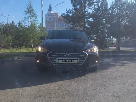 Hyundai Elantra 2018 года за 7 000 000 тг. в Костанай – фото 2