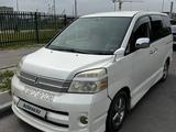 Toyota Voxy 2007 годаүшін4 300 000 тг. в Алматы