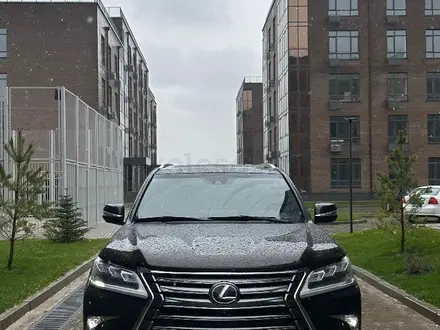 Lexus LX 570 2019 года за 49 000 000 тг. в Астана