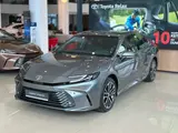 Toyota Camry Luxe eCVT 2025 года за 25 690 000 тг. в Алматы