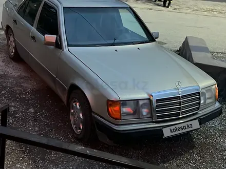 Mercedes-Benz E 200 1991 года за 1 800 000 тг. в Шымкент