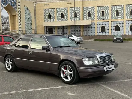 Mercedes-Benz E 200 1992 года за 2 300 000 тг. в Тараз – фото 5