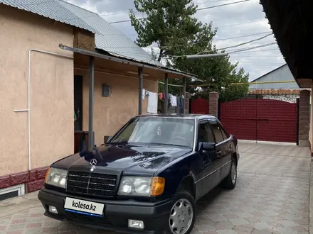 Mercedes-Benz E 220 1991 года за 1 400 000 тг. в Алматы