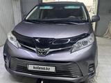 Toyota Sienna 2011 года за 10 500 000 тг. в Атырау