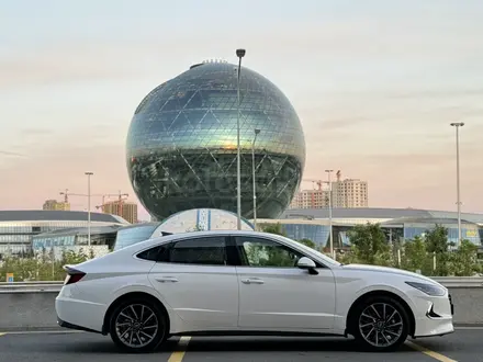 Hyundai Sonata 2022 года за 13 000 000 тг. в Астана – фото 4