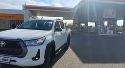 Toyota Hilux 2023 года за 24 000 000 тг. в Уральск – фото 2