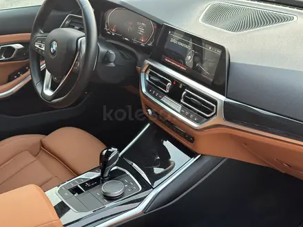 BMW 330 2022 года за 22 500 000 тг. в Алматы – фото 13