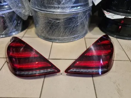 Фонарь задний на Mercedes S-class за 100 000 тг. в Алматы