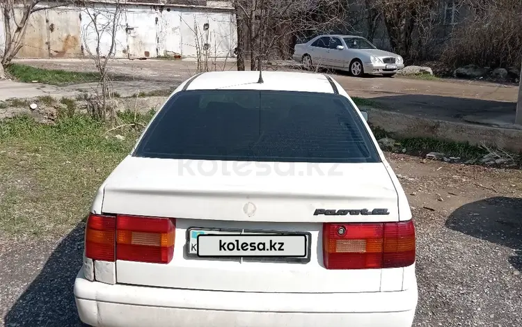 Volkswagen Passat 1994 годаүшін1 000 000 тг. в Шымкент