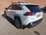 Toyota RAV4 2021 года за 20 250 000 тг. в Алматы – фото 4