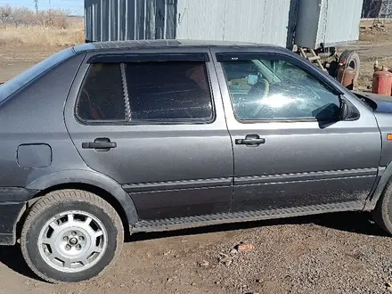 Volkswagen Vento 1995 года за 1 050 000 тг. в Караганда – фото 9