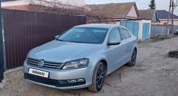 Volkswagen Passat 2011 года за 6 500 000 тг. в Актобе – фото 2