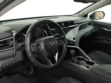 Toyota Camry 2021 года за 13 330 000 тг. в Астана – фото 14