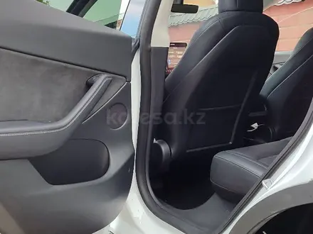 Tesla Model Y 2021 года за 16 500 000 тг. в Алматы – фото 11