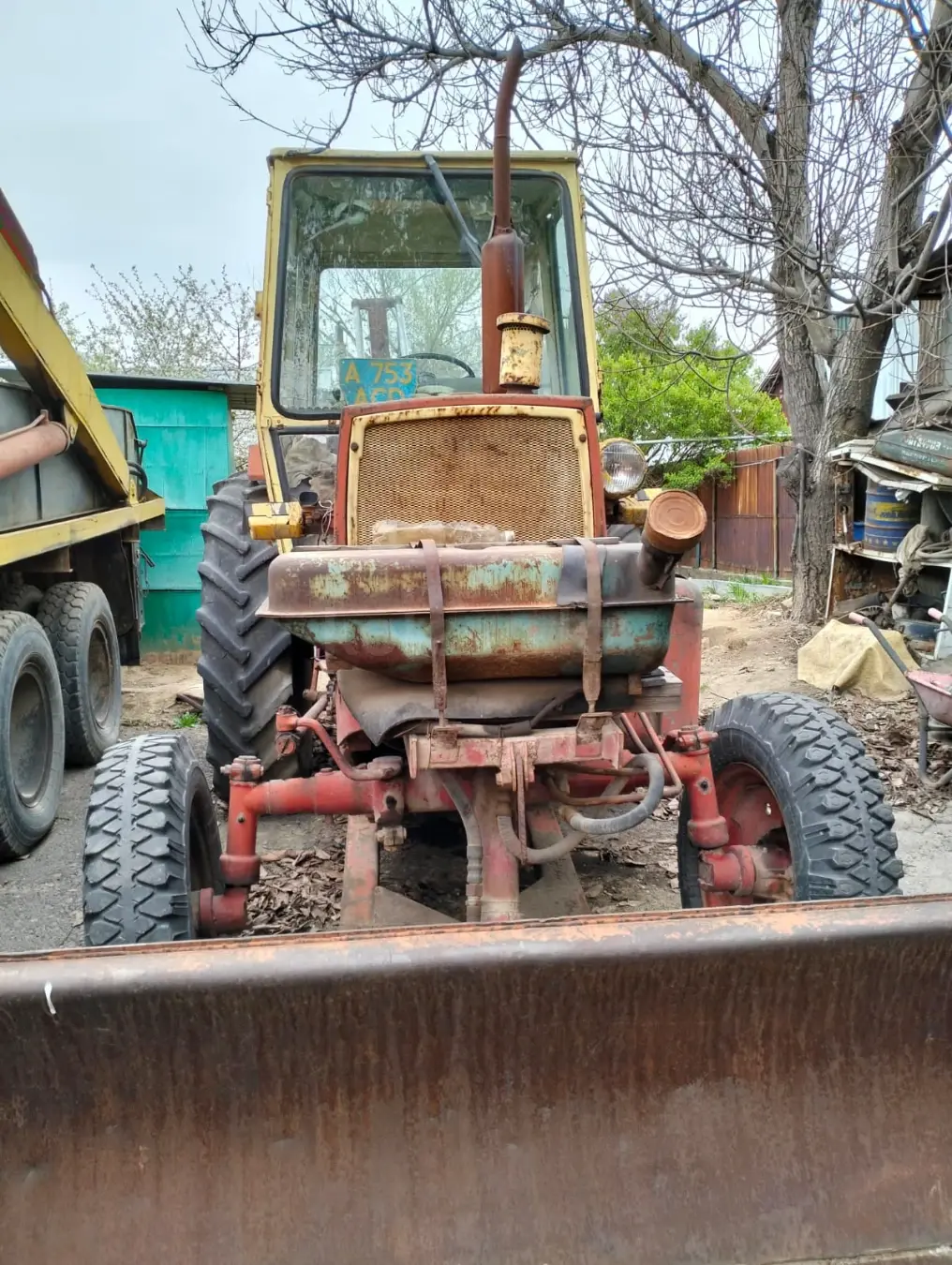 Продажа экскаваторов ЮМЗ 1990 года в Алматы - №164595880. Купить Б/у ...