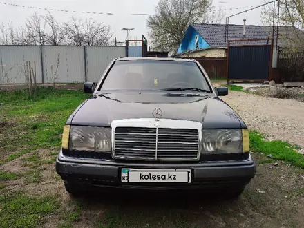 Mercedes-Benz E 220 1992 года за 1 700 000 тг. в Алматы