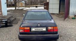 Volkswagen Vento 1992 года за 1 100 000 тг. в Тараз – фото 2