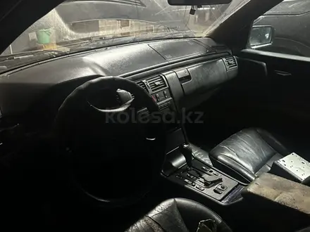 Mercedes-Benz E 320 1998 года за 2 300 000 тг. в Алматы – фото 2