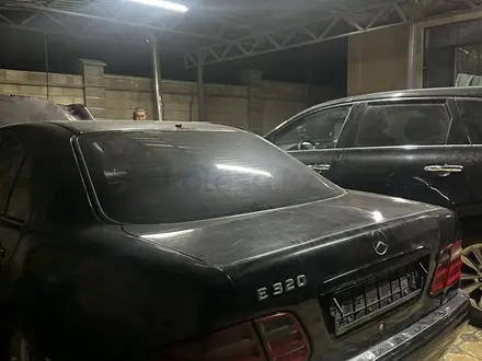 Mercedes-Benz E 320 1998 года за 2 300 000 тг. в Алматы – фото 6