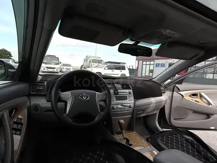Toyota Camry 2007 года за 6 200 000 тг. в Актау – фото 13