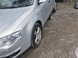 Volkswagen Passat 2010 года за 4 076 000 тг. в Алматы – фото 2