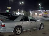 Mercedes-Benz E 280 1994 годаүшін2 300 000 тг. в Актобе – фото 2