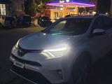 Toyota RAV4 2016 года за 8 800 000 тг. в Актау – фото 3