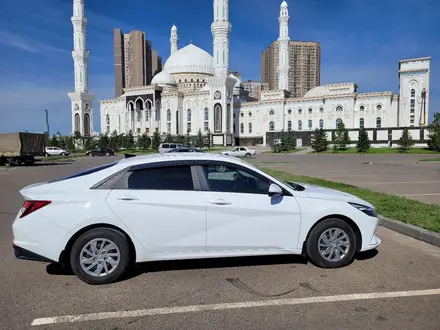 Hyundai Elantra 2022 года за 8 800 000 тг. в Астана