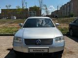 Volkswagen Passat 2005 годаүшін2 500 000 тг. в Астана