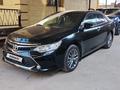 Toyota Camry 2017 года за 10 500 000 тг. в Шымкент