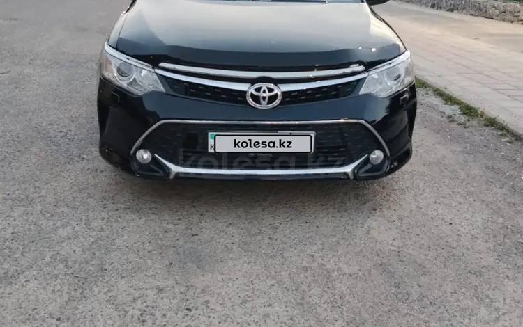 Toyota Camry 2017 года за 10 500 000 тг. в Шымкент