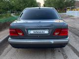 Mercedes-Benz E 230 1995 годаfor2 300 000 тг. в Астана – фото 2