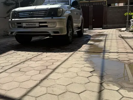 Toyota Land Cruiser Prado 2001 года за 10 500 000 тг. в Алматы – фото 2