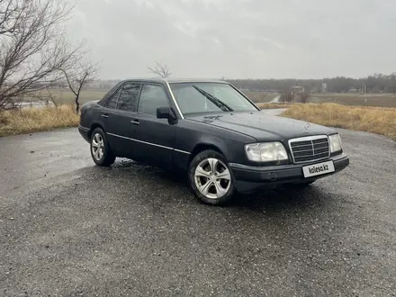 Mercedes-Benz E 280 1993 года за 2 200 000 тг. в Талдыкорган