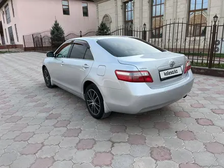 Toyota Camry 2010 года за 7 600 000 тг. в Мерке – фото 4