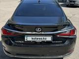 Lexus ES 300h 2021 года за 21 500 000 тг. в Алматы – фото 4