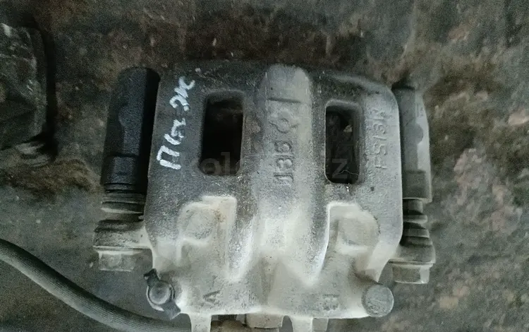 Передний правый суппорт на mitsubishi pajero 3 за 25 000 тг. в Караганда