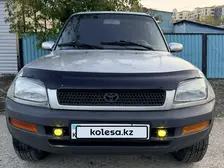 Toyota RAV4, 1995